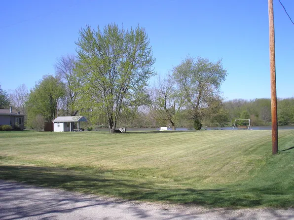 137 Swafford Ave, Cissna Park, IL 60924