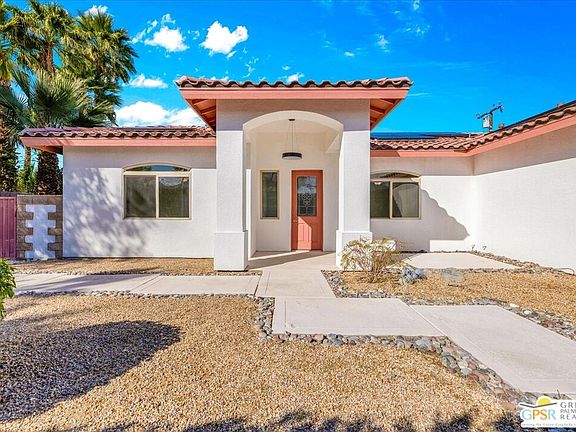 5th image of 2222 E Wayne Rd