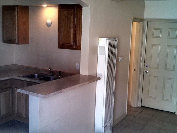 3rd image of 1283 N Mountain View Ave
