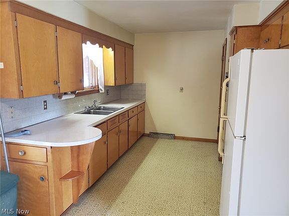 4th image of 3105 Washington Ave