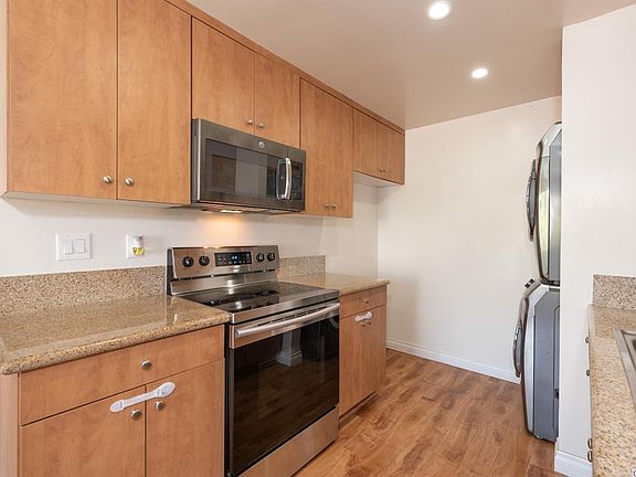2nd image of 1146 E Lexington Dr #23