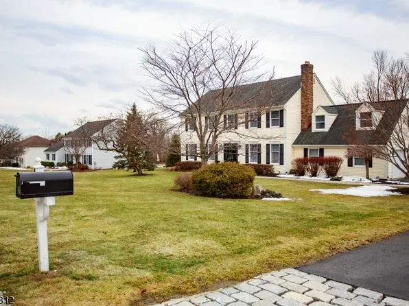 4 Victoria Dr, Mount Olive Twp., NJ 07836