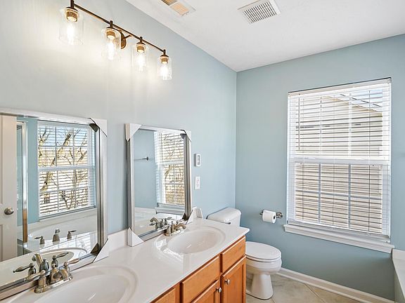 4th image of 6948 Vistamere Way