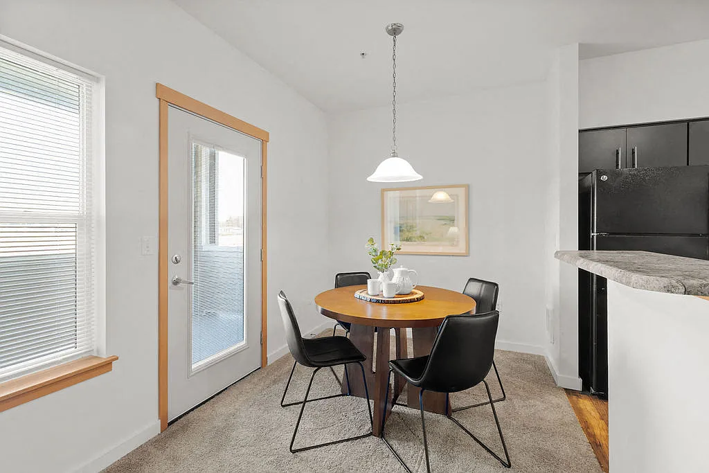 Tustin Apartment Homes — Photo 3