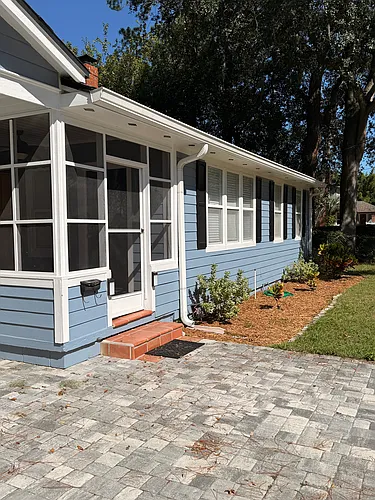 2045 Geneve St Photo 1