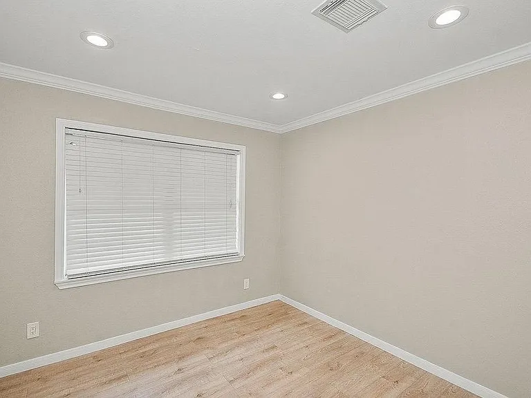 5037 W 43rd St — Photo 29