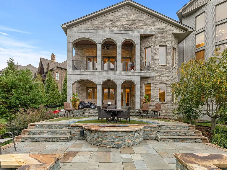 1415 Richland Woods Ln — Photo 5