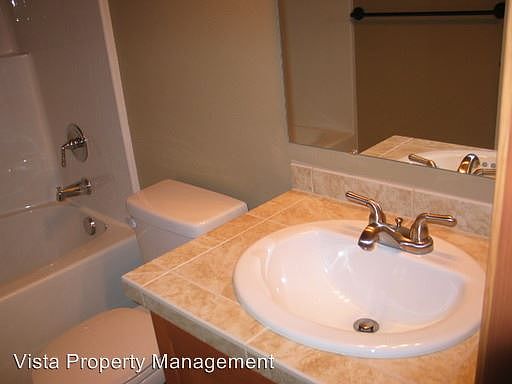 5th image of 808 10th St SE