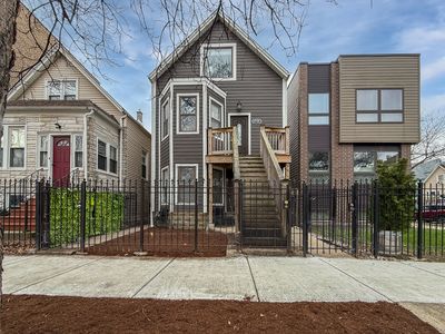 3755 W Dickens Ave, Chicago, IL, 60647