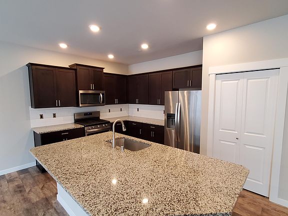 5th image of 20912 79th St E