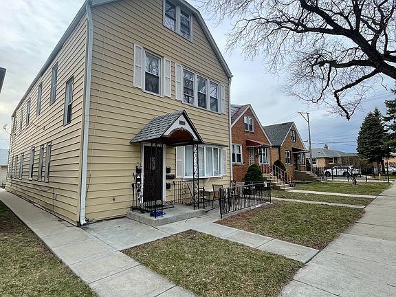 2nd image of 5020 N McVicker Ave APT 2R