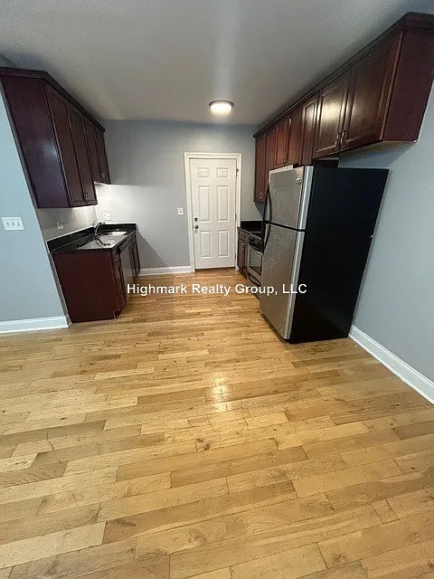 2 bed, 1.0 bath, $1,650 — Photo 2