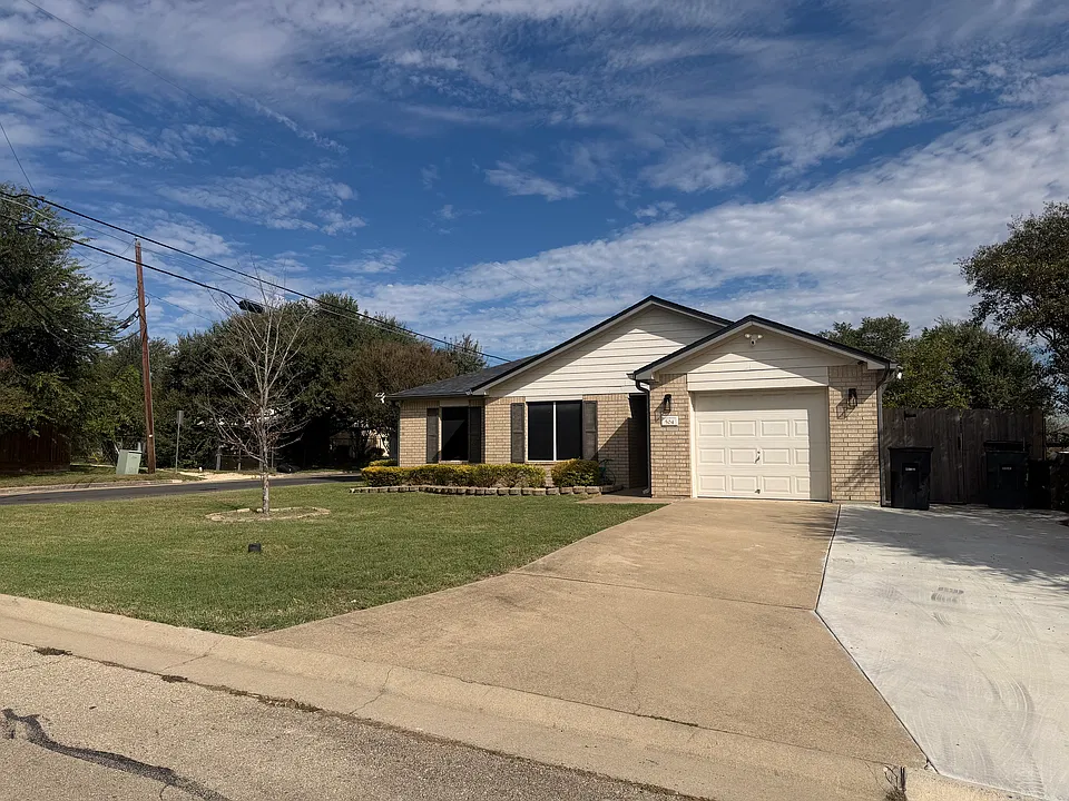 504 E Xavier Ave