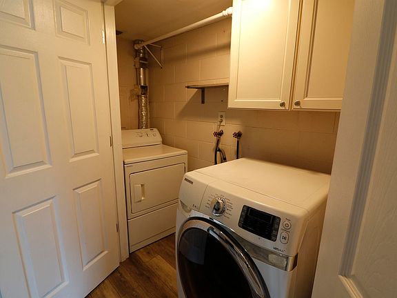 5th image of 161 E Queenwood Rd