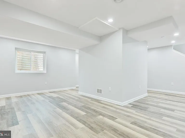 7802 Shallowbrook Ct — Photo 21