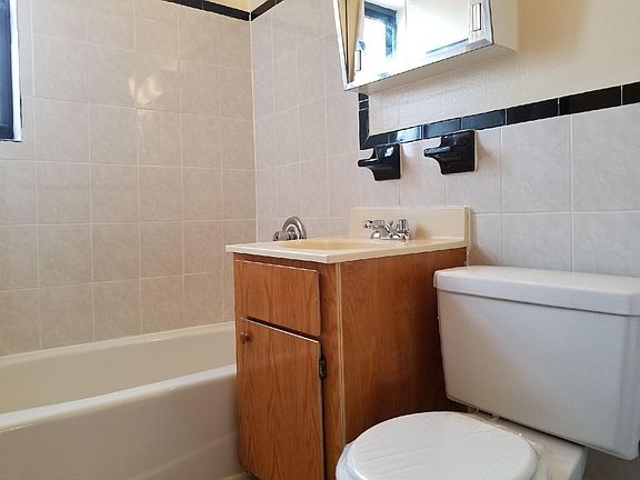 5th image of 16605 88th Ave APT 2H