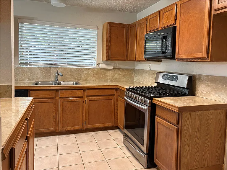 12311 Hamsfield Ct — Photo 6