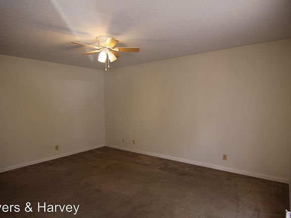 3rd image of 261 Winters Ct APT A