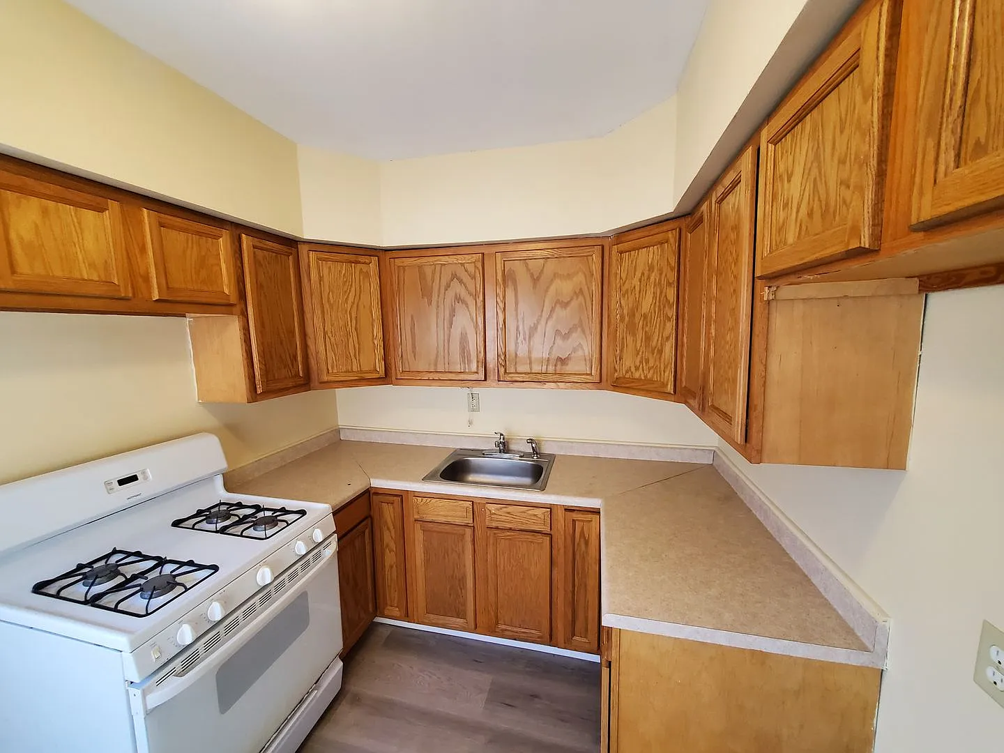 1511 Pauline Ave photo 1