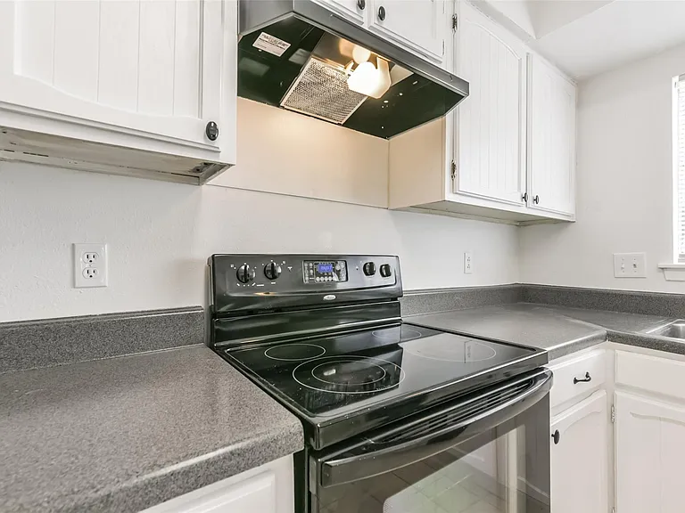 2203 Riverford Dr — Photo 17