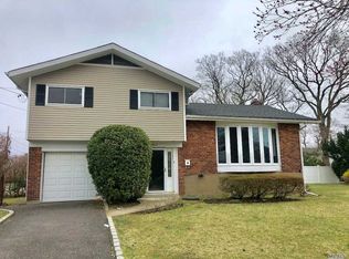 1832 Decatur Ave, Bellmore, NY 11710