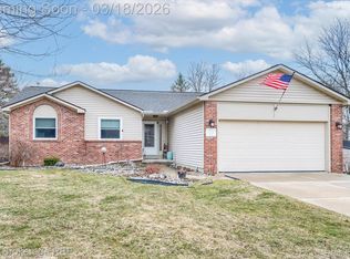 6047 Hearthside Pl, Grand Blanc, MI 48439