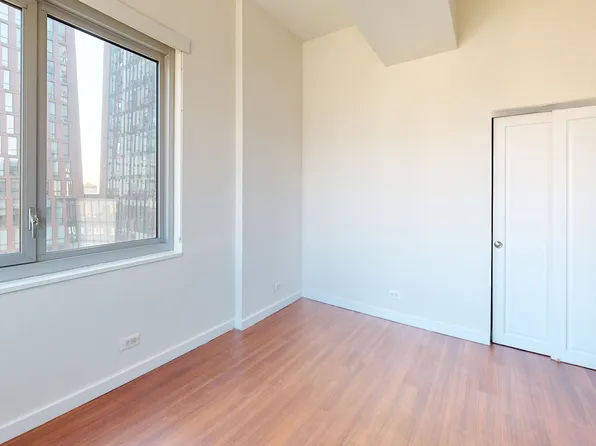 401 East 34th Street N35C image 3 of 9