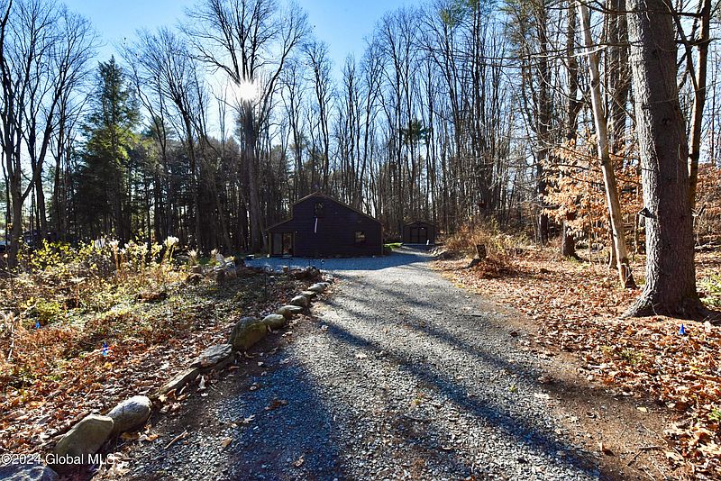 4th image of 172 Seven Hills Road