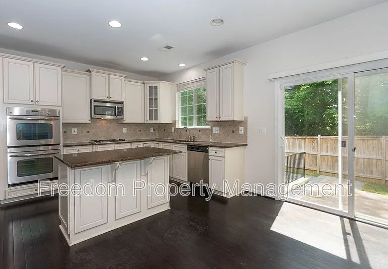 4100 Presidential Hill Loop — Photo 10