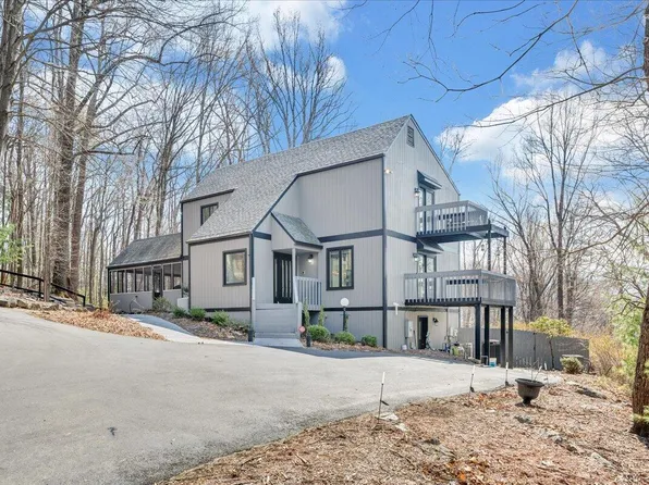 6878 Mount Chestnut Rd, Roanoke, VA 24018