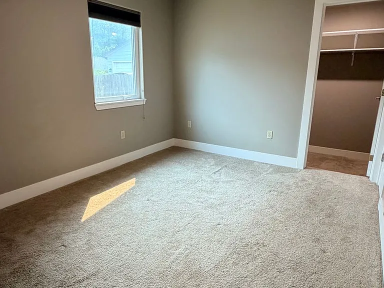 1006 Cascade St — Photo 15