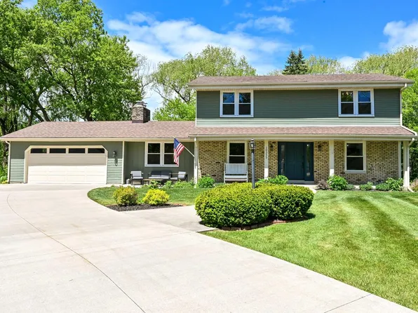 10333 N Versailles COURT, Mequon, WI 53092