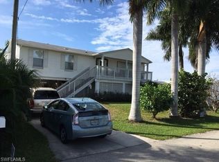 3767 Royal Palm Dr, St James City, FL 33956