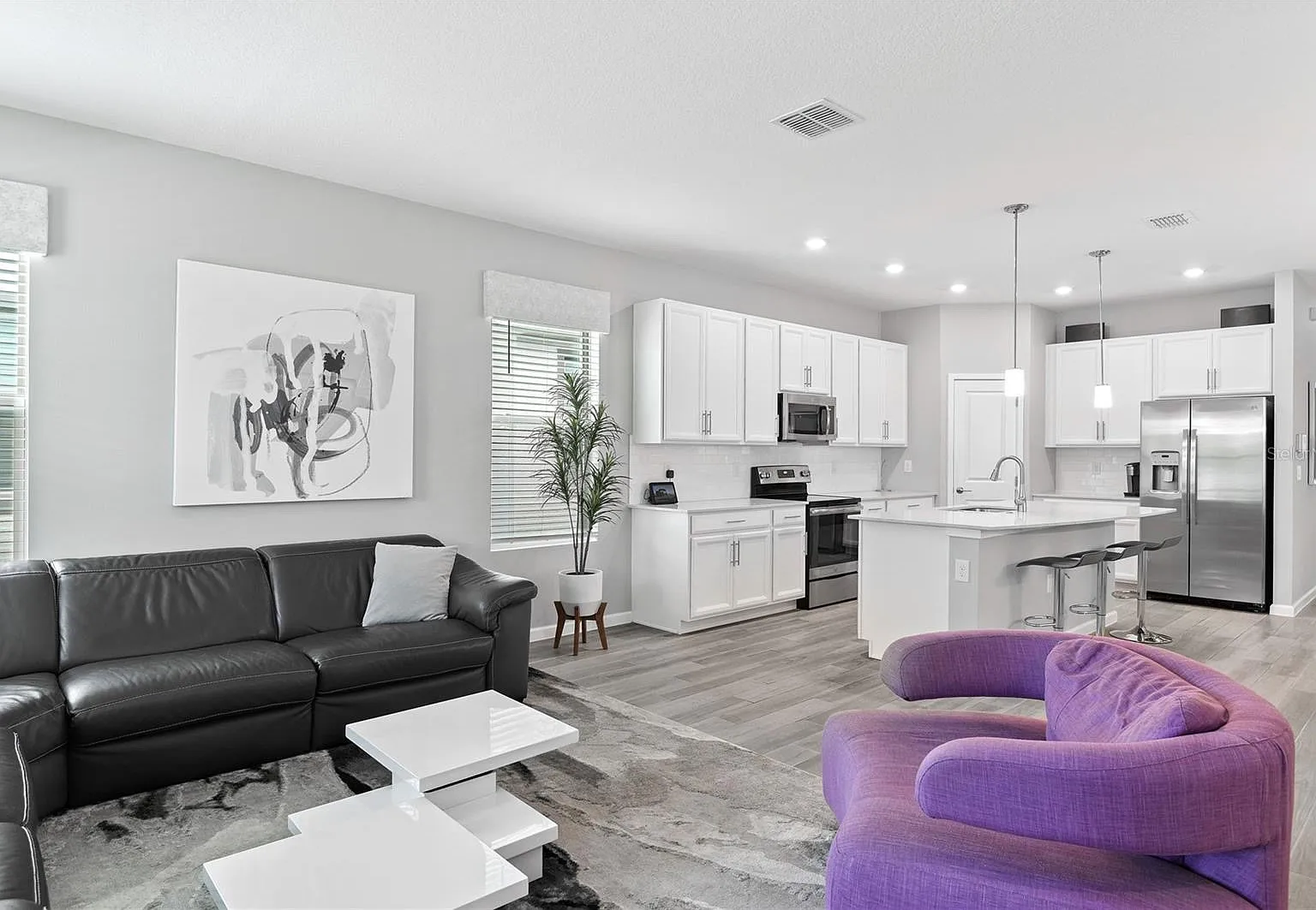 3 bed, 2545 sqft, $3,000 — Photo 2