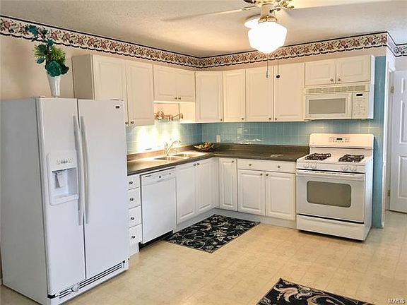 3rd image of 6561 Towne Woods Dr