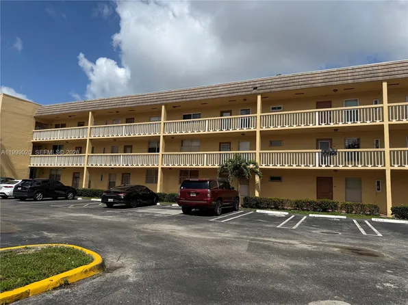 5851 NW 62nd Ave APT 305, Fort Lauderdale, FL 33319