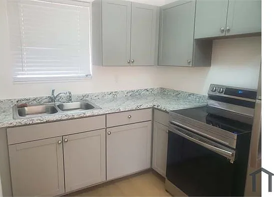 350 SW 27th Ter #A — Photo 1