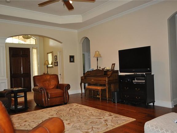 5th image of 120 Brookstone Dr