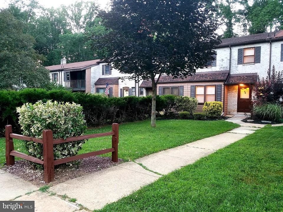 1st image of 84 Bishops Dr