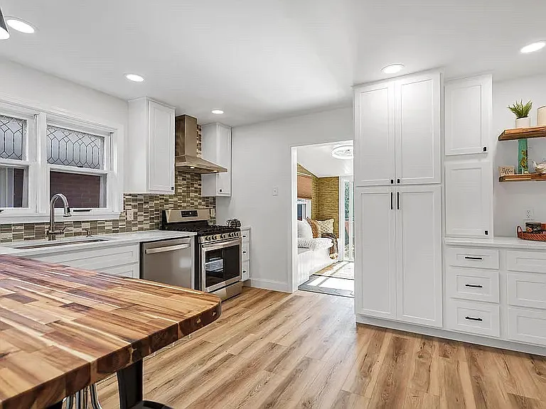 4918 Tiemann Ave — Photo 27