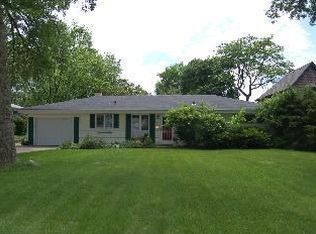 708 Countryside Dr, Wheaton, IL 60187