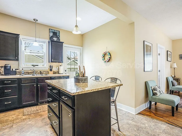 928 Calvin Ave SE — Photo 9