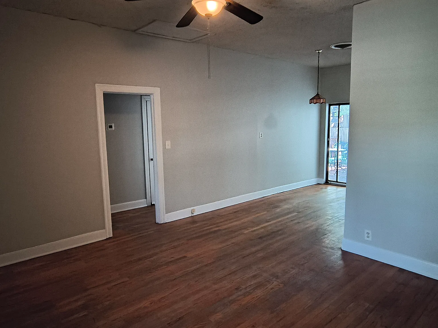2 bed, 1000 sqft, $1,750 — Photo 2