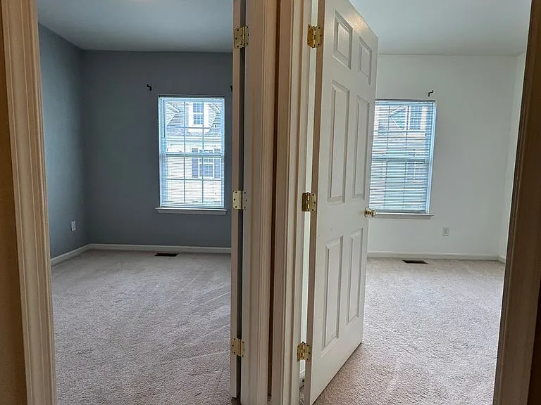 1379 Parish Ave — Photo 21