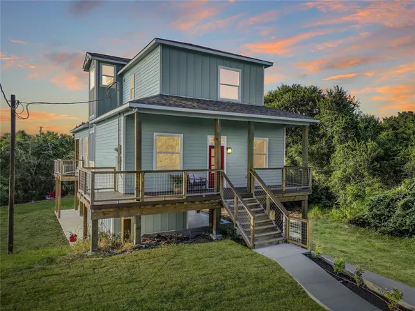 4444 Shady Lake Dr, Seabrook, TX 77586