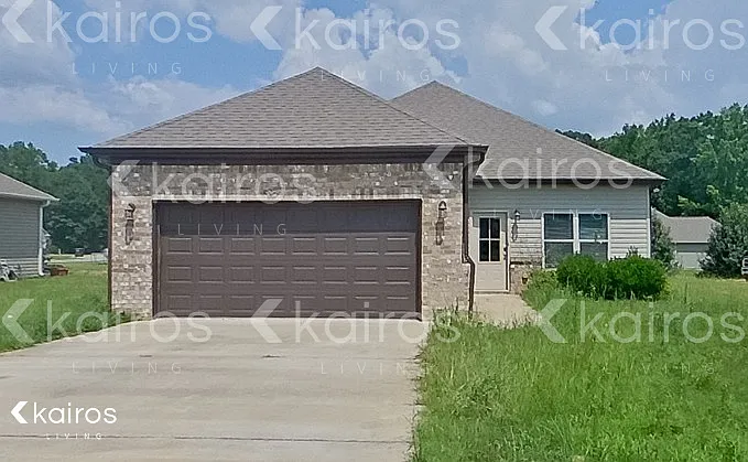 30 Hawk Ln