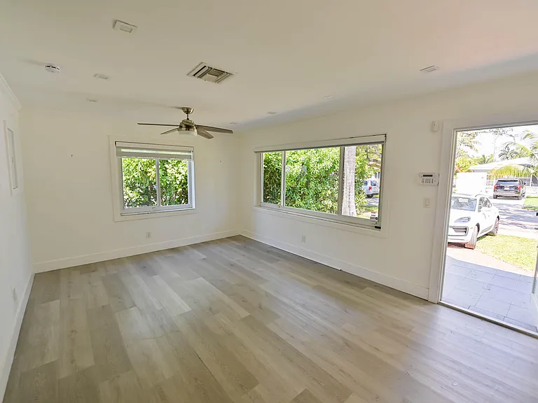 1532 Fletcher St — Photo 9
