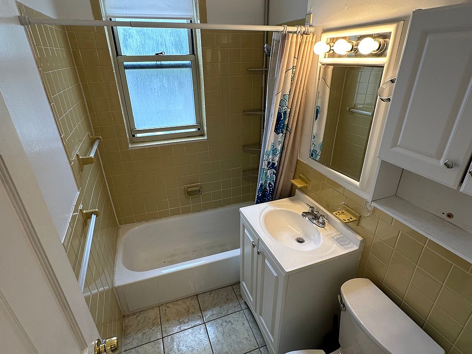 2nd image of 28 Colborne Rd APT 17