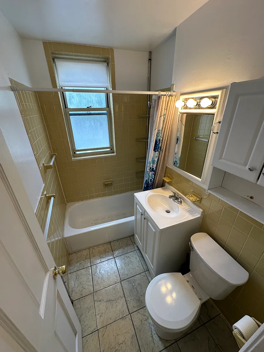 Building Photo - 28 Colborne Rd #17