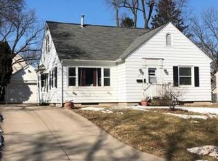 940 20th St, Marion, IA 52302